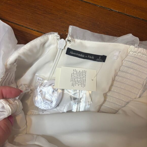 Abercrombie & Fitch NWT White Tiered Organza Strapless Mini Dress Size Small - Picture 2 of 6